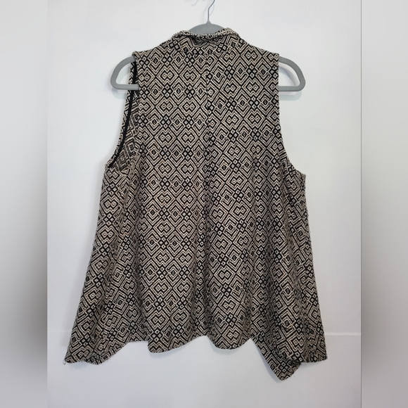 Sanctuary Montana Drape Front Jacquard Vest Size Large in Black Tan - Picture 2 of 10